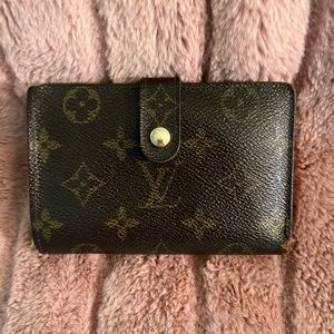 GUC Louis Vuitton kisslock monogram wallet Date code MI 0032